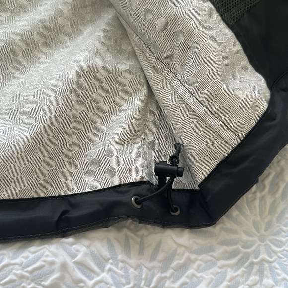 Used Men’s North Face Jacket - Picture 7 of 13